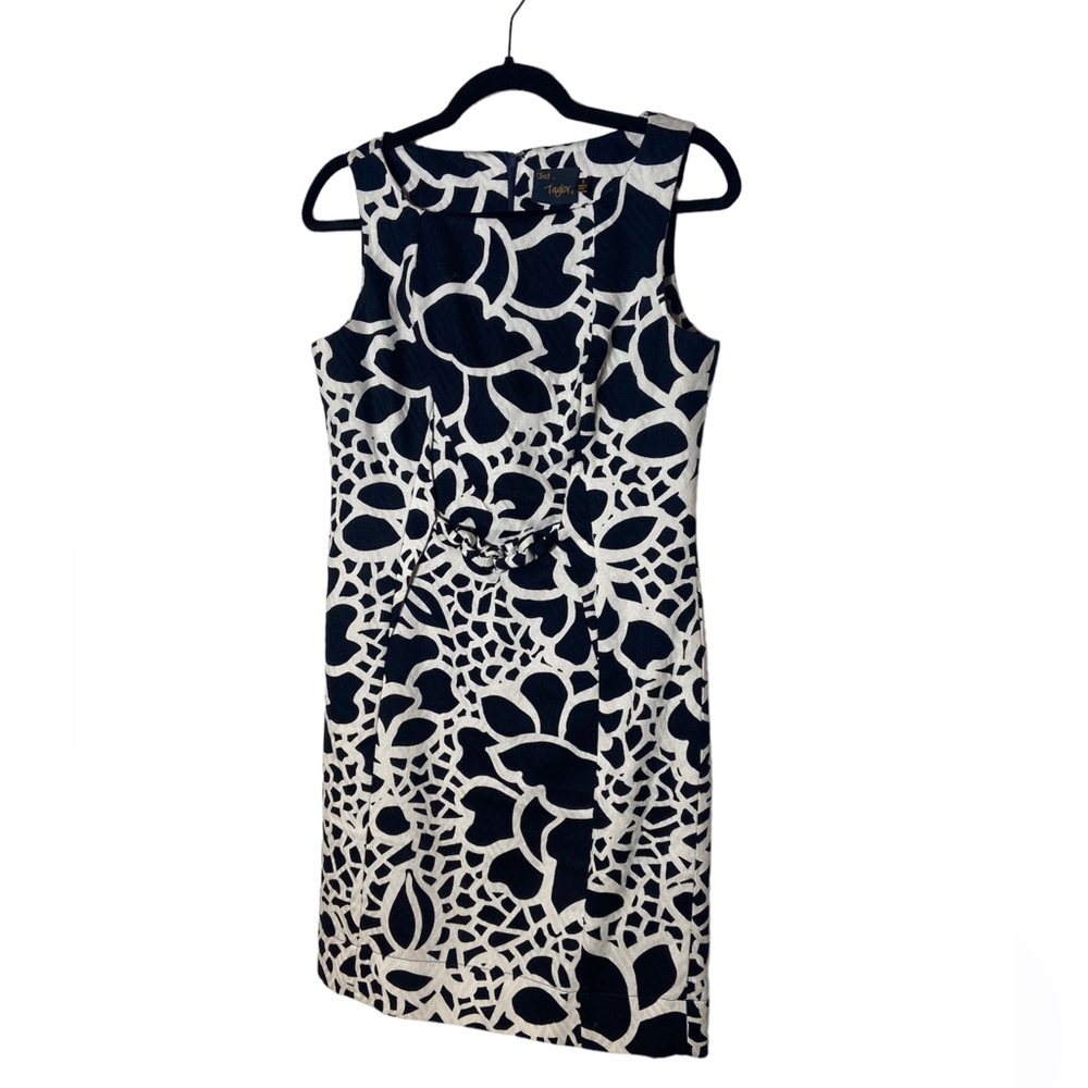 Just Taylor sleeveless dress